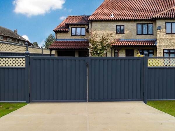 Metal Gate